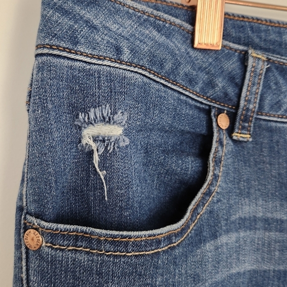 1822 Denim Women's Size 10 Raw Ankle Distressed Stretch Blue Jeans - Picture 3 of 10